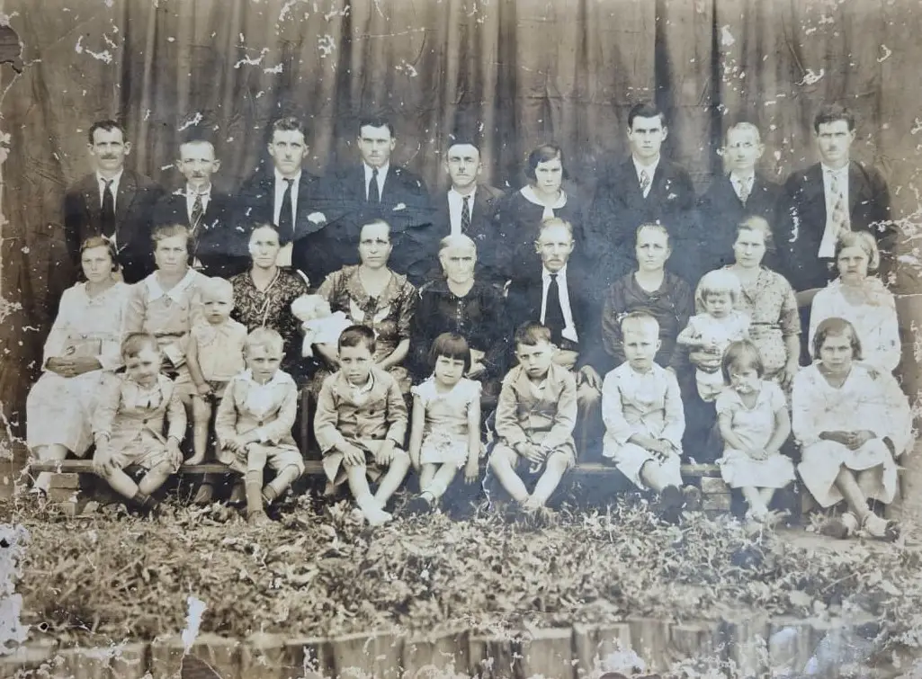 Foto histórica da família Bosísio, inspiração para a criação do Café Corleone.